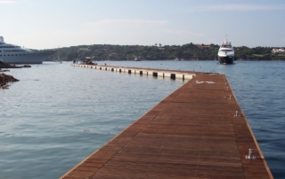 4-Pontile-Saturno-copri-canalette-legno-galleggianti-calcestruzzo