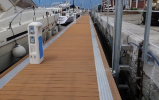 9-Pontile-Saturno-wpc-canalette-alluminio-galleggianti-calcestruzzo