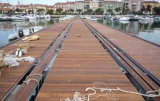18-Pontile-Saturno-copricanalette-legno-galleggianti-calcestruzzo