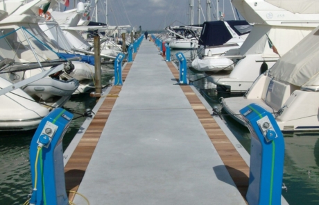 3-pontile-calcestruzzo-colonnine Five
